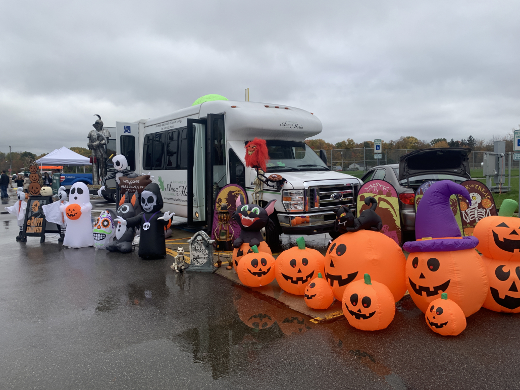 Trunk Or Treat Anna Maria Bus Anna Maria Of Aurora And The Atrium